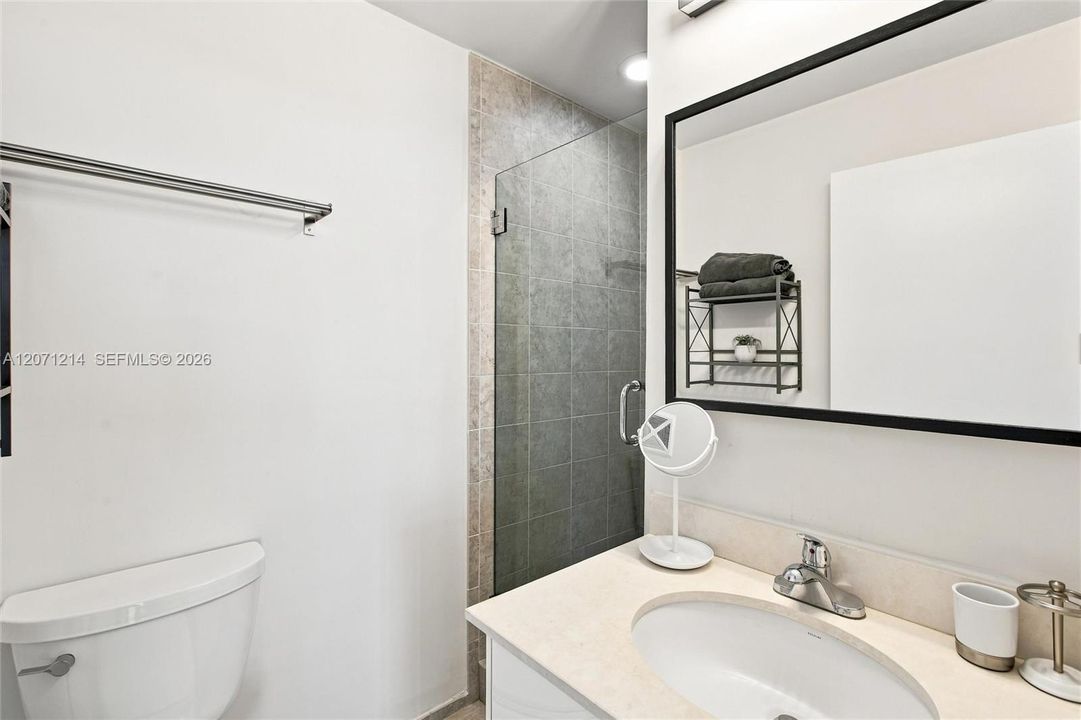 For Sale: $720,000 (2 beds, 3 baths, 1467 Square Feet)