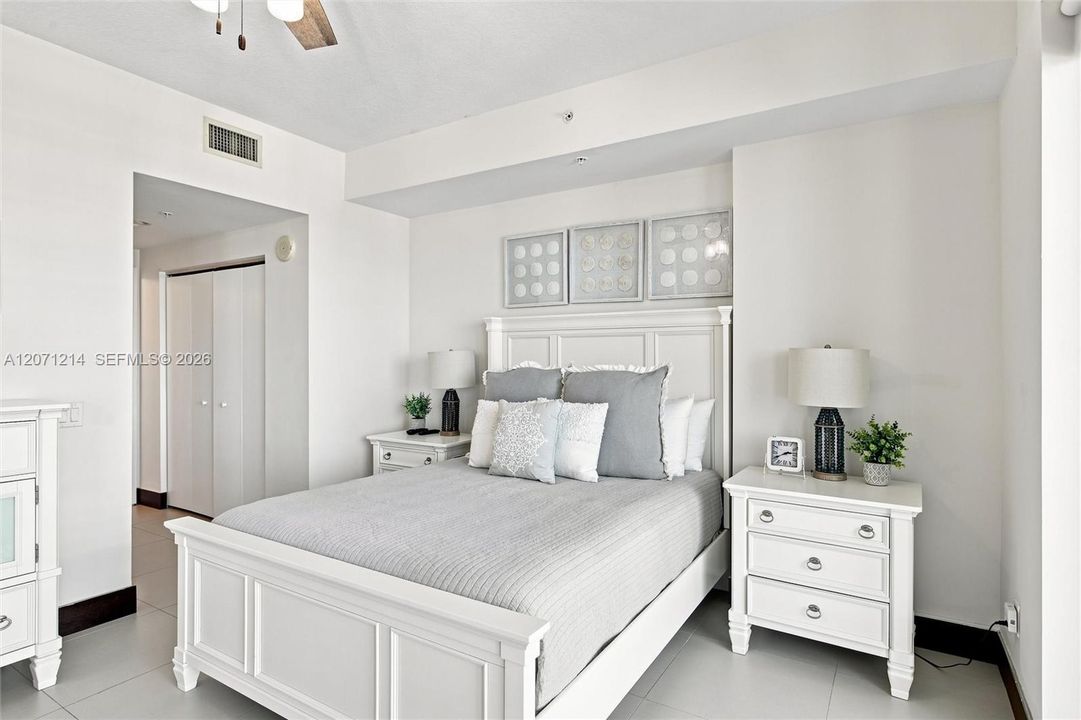 For Sale: $720,000 (2 beds, 3 baths, 1467 Square Feet)