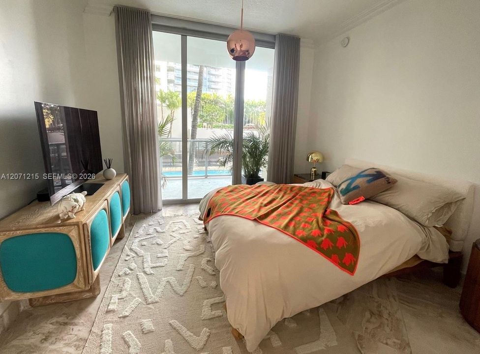 For Rent: $3,350 (1 beds, 1 baths, 588 Square Feet)