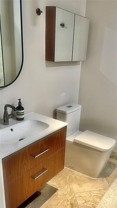 For Rent: $3,350 (1 beds, 1 baths, 588 Square Feet)