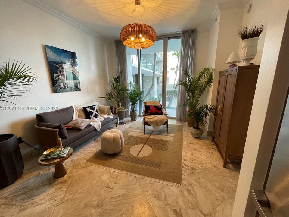 For Rent: $3,350 (1 beds, 1 baths, 588 Square Feet)