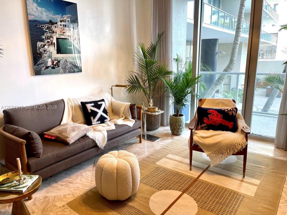 For Rent: $3,350 (1 beds, 1 baths, 588 Square Feet)