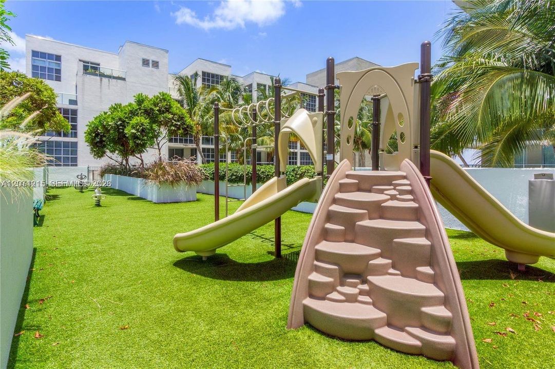 For Rent: $3,350 (1 beds, 1 baths, 588 Square Feet)