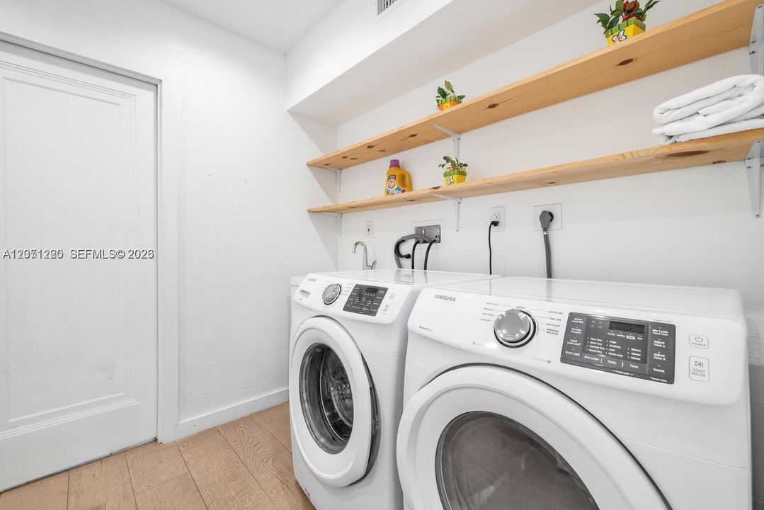 В аренду: $15,500 (4 спален, 3 ванн, 2311 Квадратных фут)