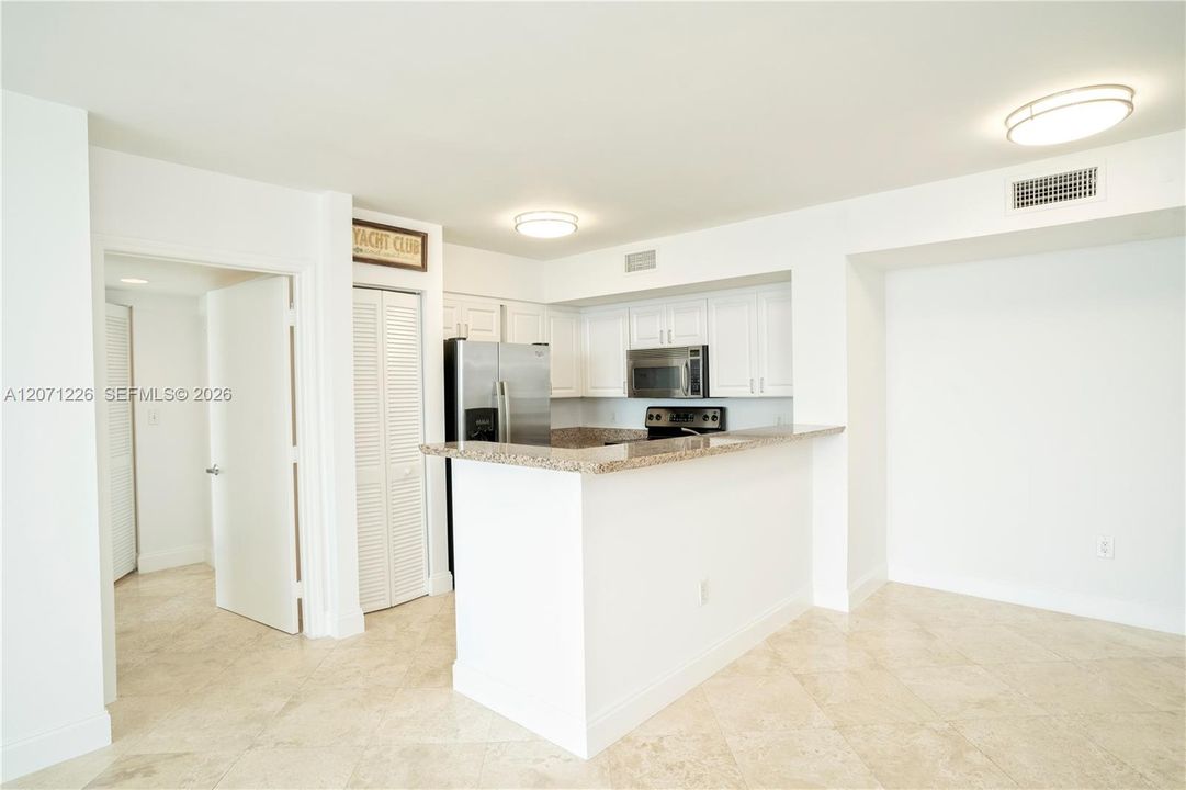 For Rent: $6,250 (2 beds, 2 baths, 1090 Square Feet)