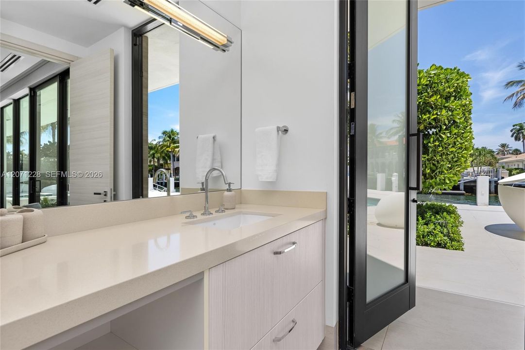 For Sale: $14,495,000 (6 beds, 6 baths, 6954 Square Feet)