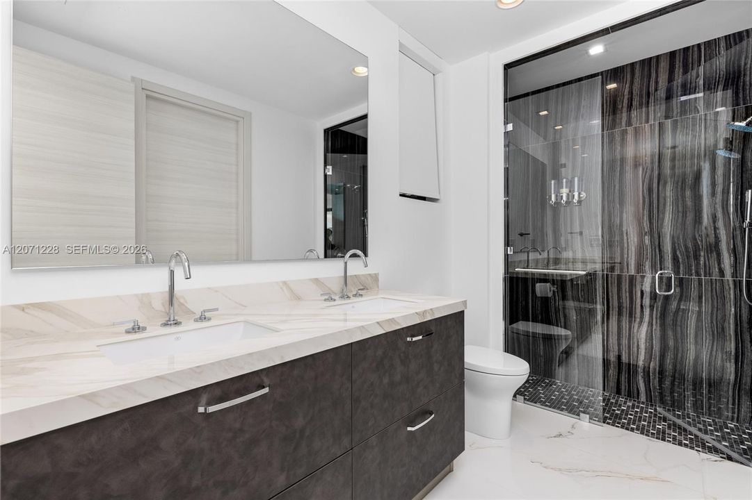 For Sale: $14,495,000 (6 beds, 6 baths, 6954 Square Feet)