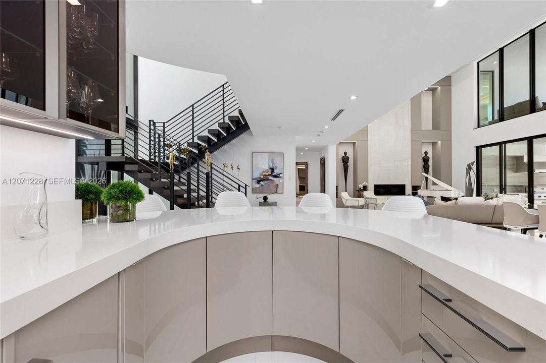 For Sale: $14,495,000 (6 beds, 6 baths, 6954 Square Feet)
