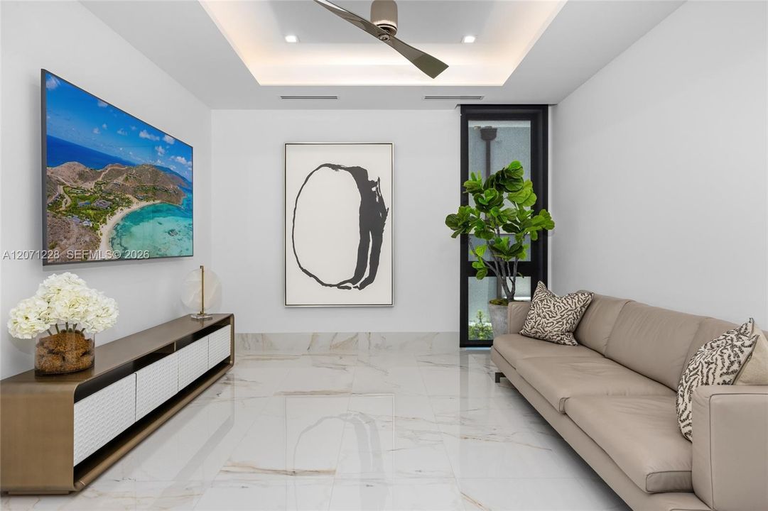 For Sale: $14,495,000 (6 beds, 6 baths, 6954 Square Feet)
