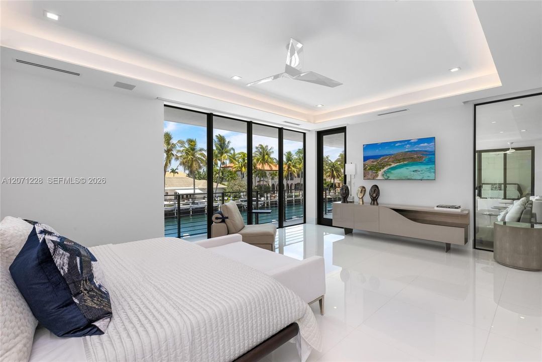 For Sale: $14,495,000 (6 beds, 6 baths, 6954 Square Feet)
