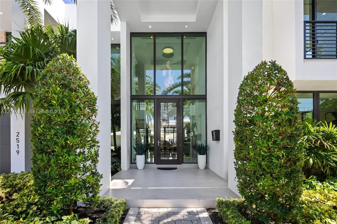 For Sale: $14,495,000 (6 beds, 6 baths, 6954 Square Feet)