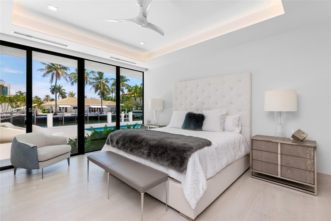 For Sale: $14,495,000 (6 beds, 6 baths, 6954 Square Feet)
