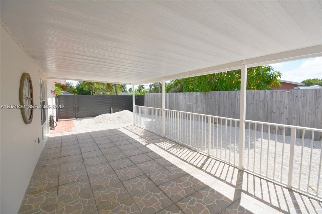 For Rent: $3,800 (3 beds, 2 baths, 2776 Square Feet)