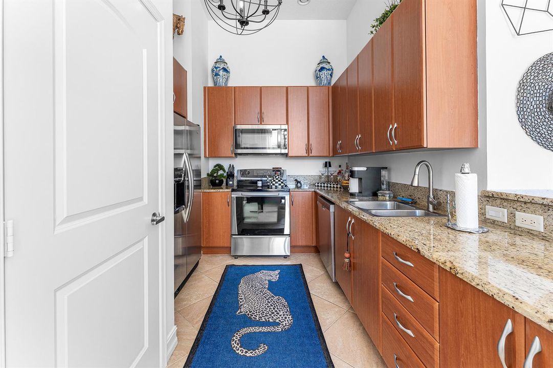 Kitchen w/ Expansive Counters