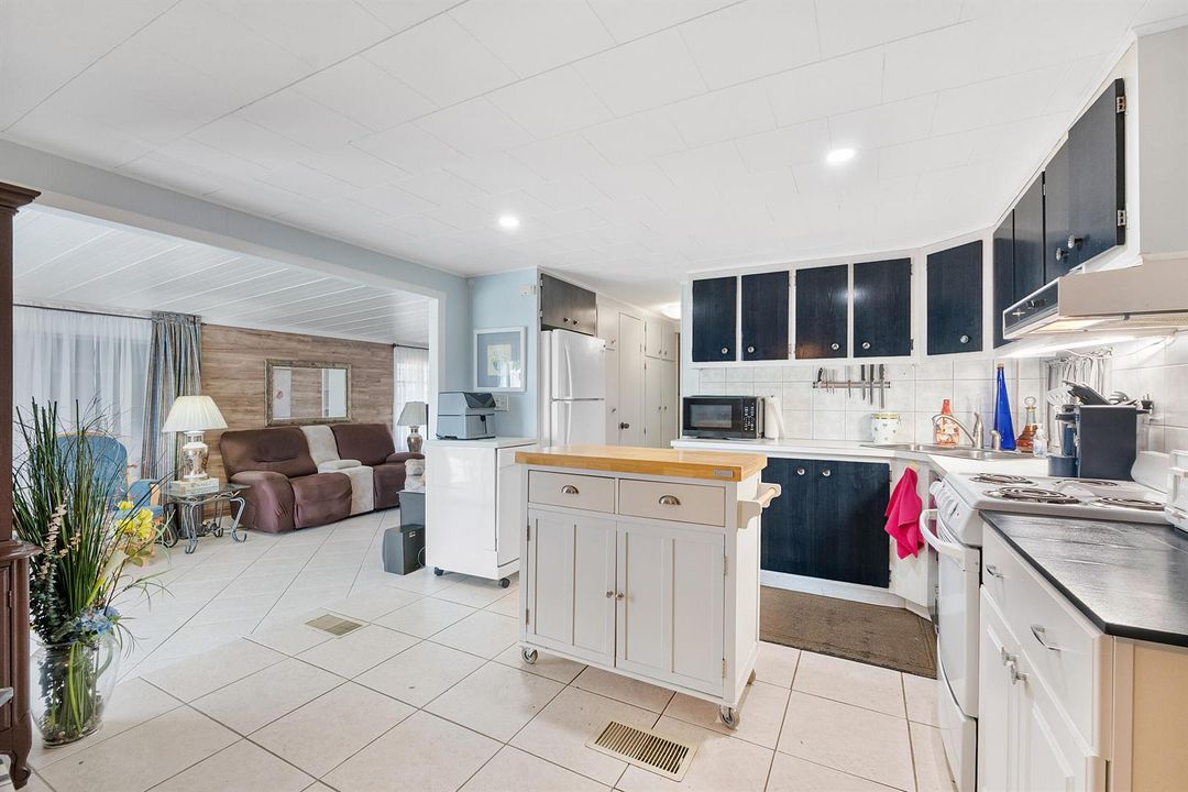 8670 Sw 18th Pl_007