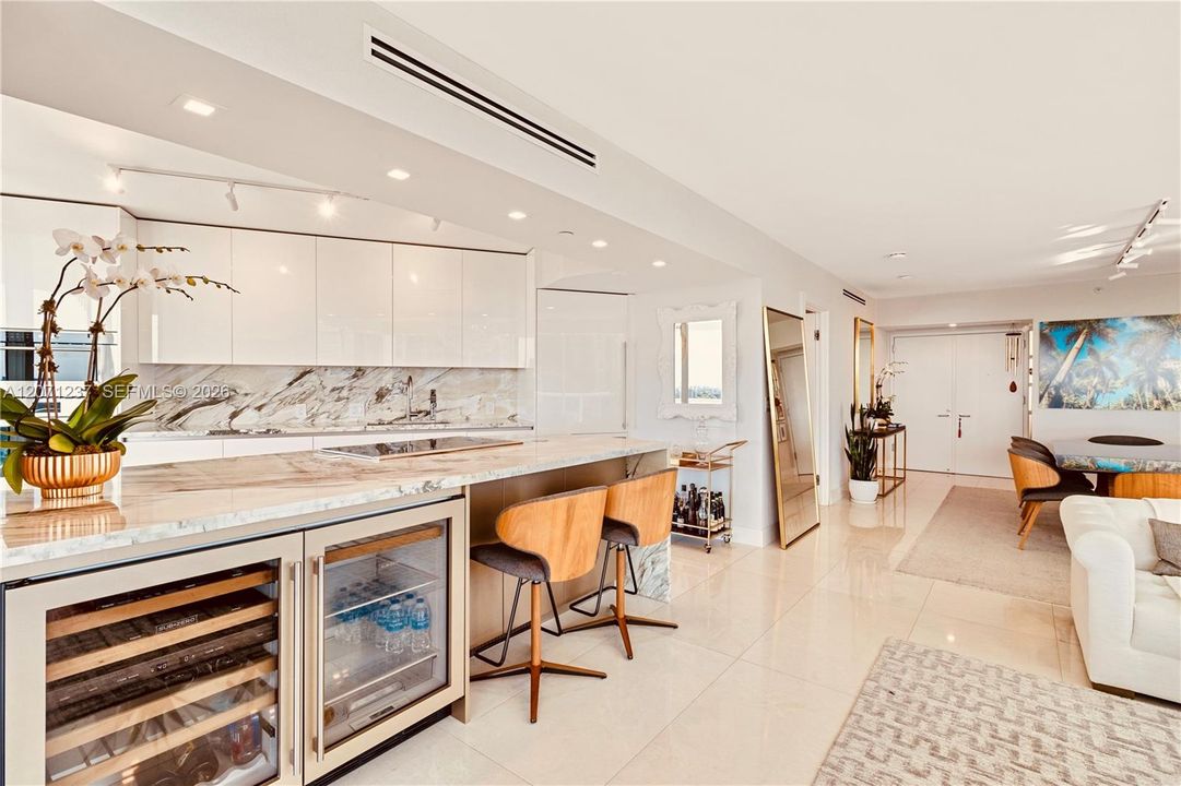 For Rent: $15,000 (2 beds, 2 baths, 1700 Square Feet)