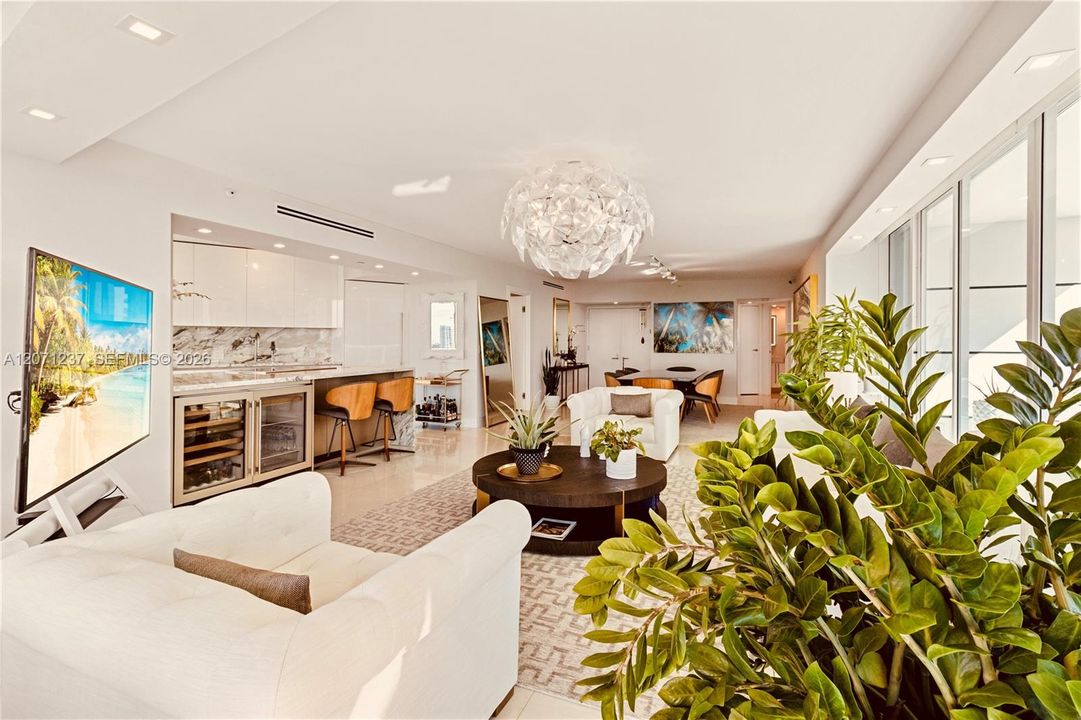 For Rent: $15,000 (2 beds, 2 baths, 1700 Square Feet)