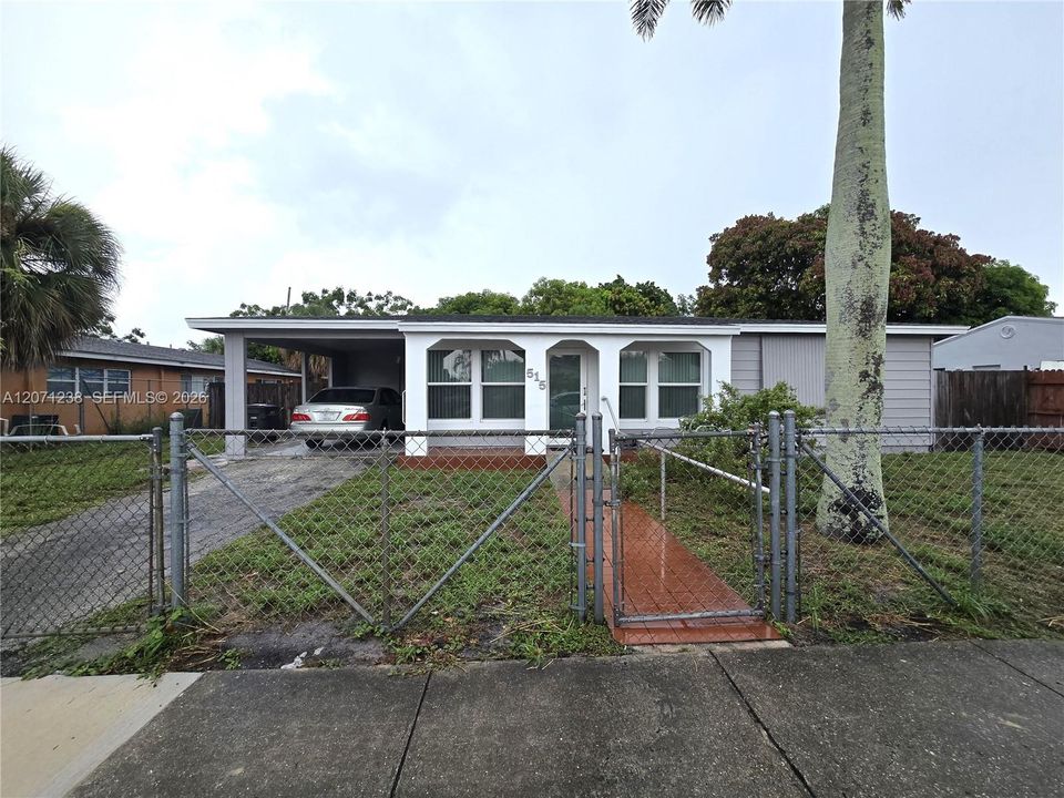 For Sale: $560,000 (2 beds, 1 baths, 925 Square Feet)