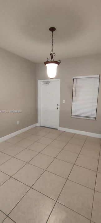 For Rent: $2,450 (3 beds, 2 baths, 1186 Square Feet)