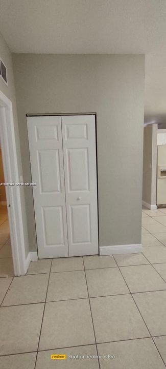 For Rent: $2,450 (3 beds, 2 baths, 1186 Square Feet)