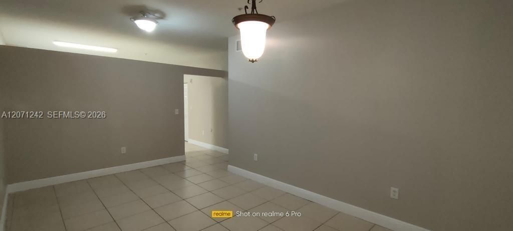 For Rent: $2,450 (3 beds, 2 baths, 1186 Square Feet)