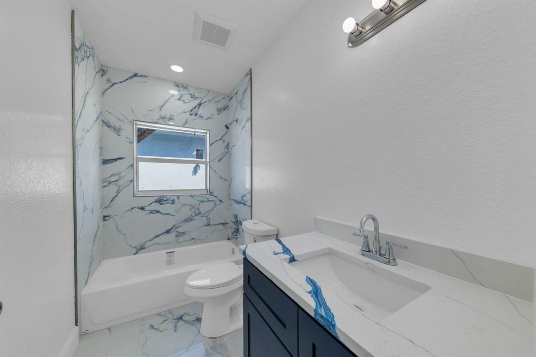 2ND BATHROOM