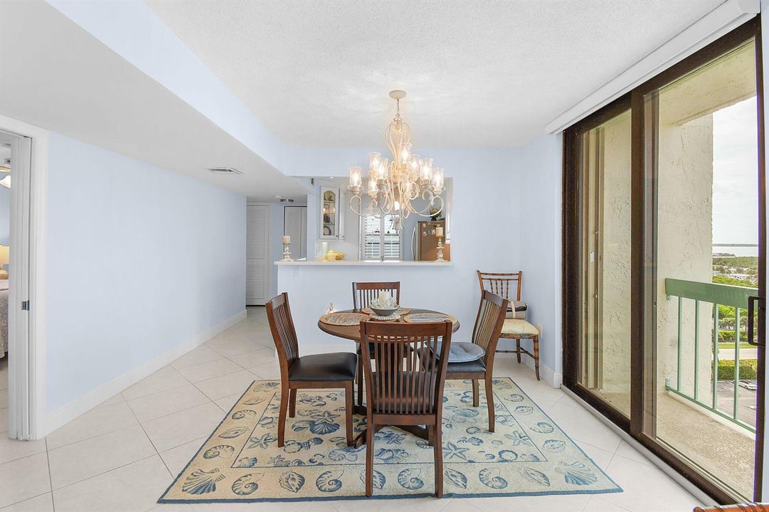Dining area 1