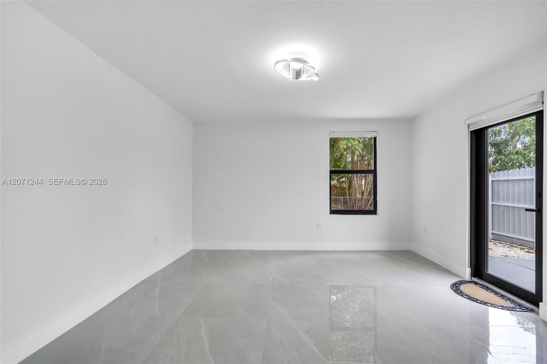 For Sale: $699,900 (5 beds, 2 baths, 0 Square Feet)