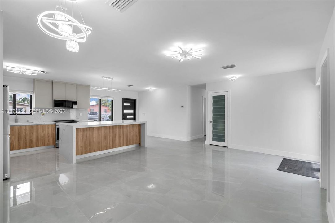 For Sale: $699,900 (5 beds, 2 baths, 0 Square Feet)
