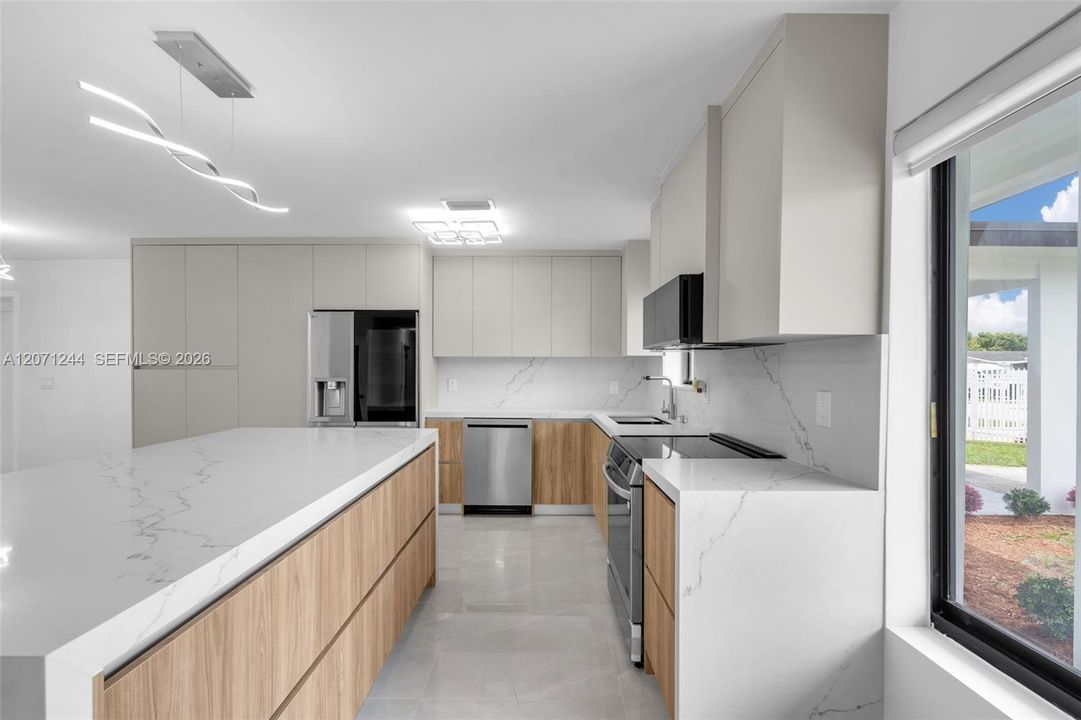 For Sale: $699,900 (5 beds, 2 baths, 0 Square Feet)