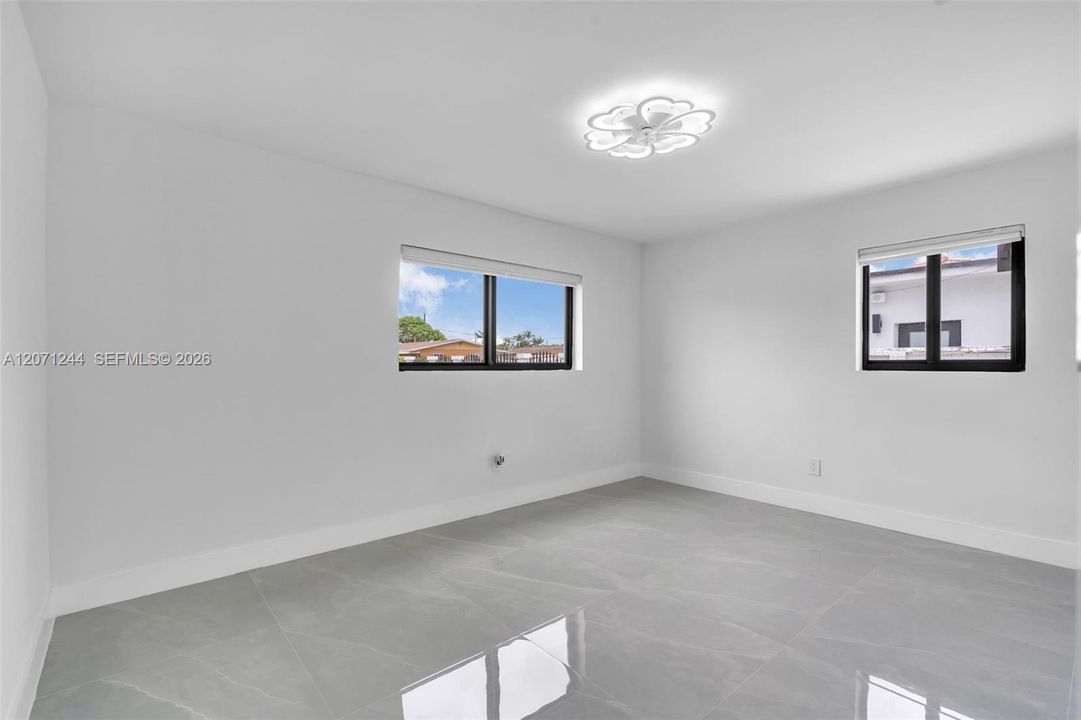 For Sale: $699,900 (5 beds, 2 baths, 0 Square Feet)
