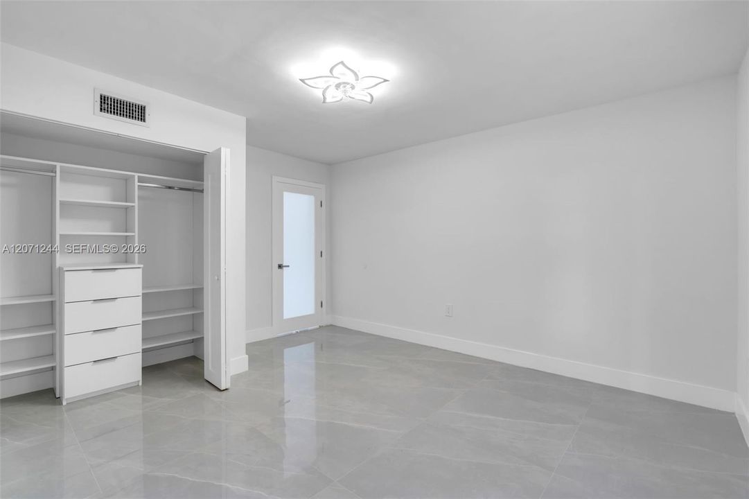 For Sale: $699,900 (5 beds, 2 baths, 0 Square Feet)