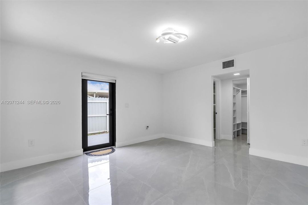 For Sale: $699,900 (5 beds, 2 baths, 0 Square Feet)