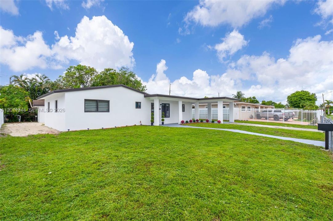 For Sale: $699,900 (5 beds, 2 baths, 0 Square Feet)