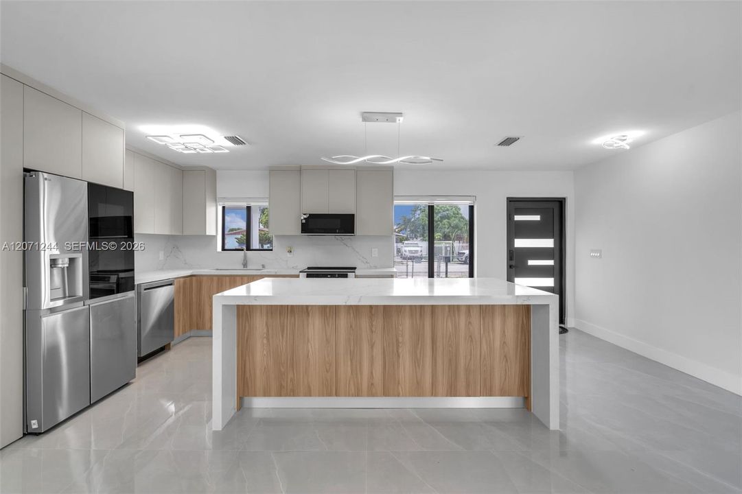 For Sale: $699,900 (5 beds, 2 baths, 0 Square Feet)