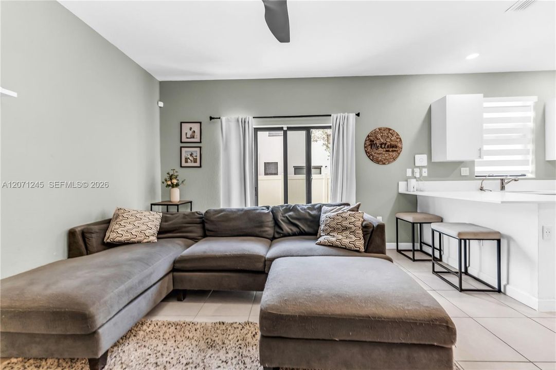 For Sale: $520,000 (3 beds, 2 baths, 1595 Square Feet)
