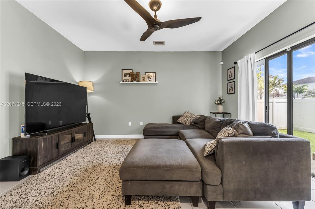 For Sale: $520,000 (3 beds, 2 baths, 1595 Square Feet)