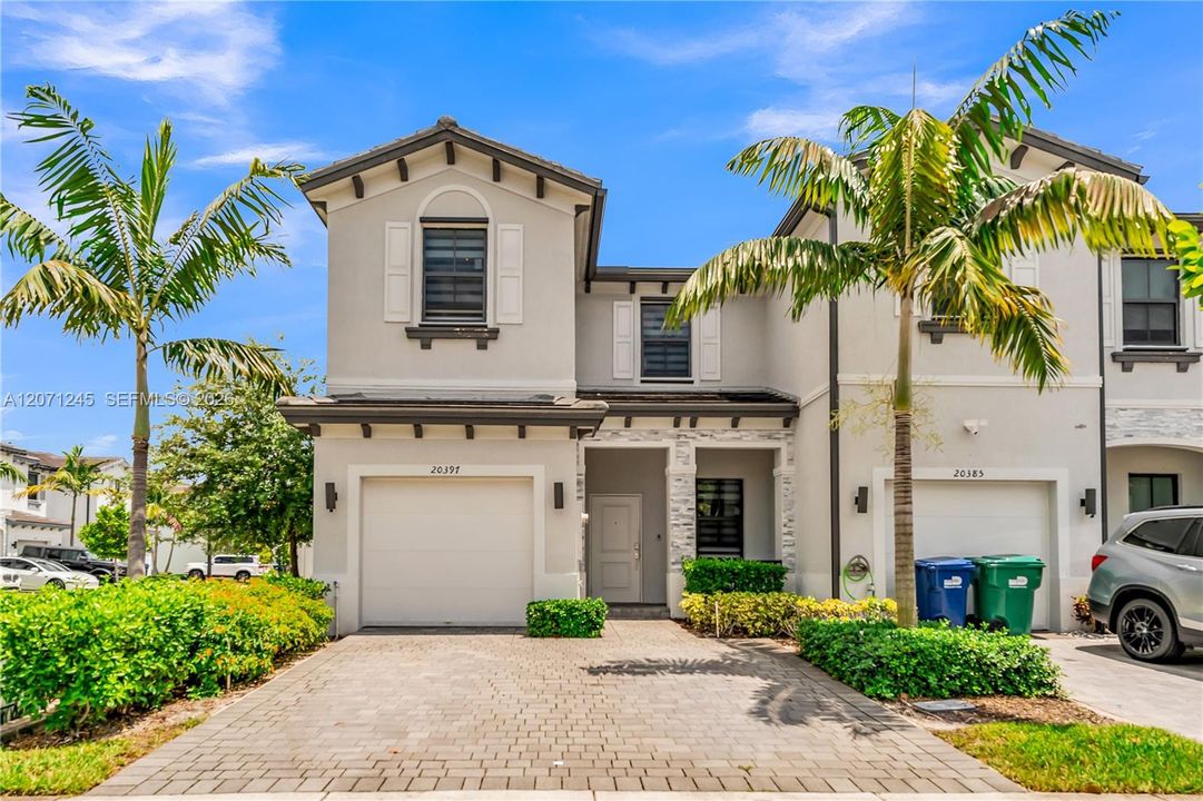 For Sale: $520,000 (3 beds, 2 baths, 1595 Square Feet)