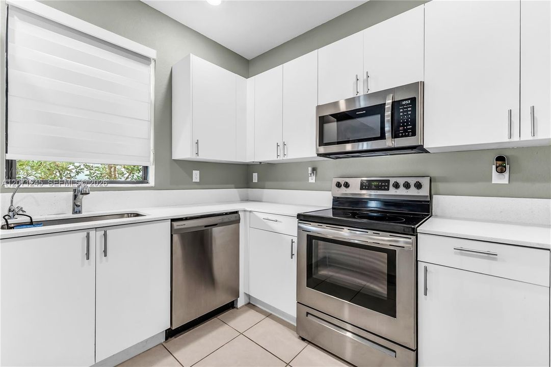 For Sale: $520,000 (3 beds, 2 baths, 1595 Square Feet)