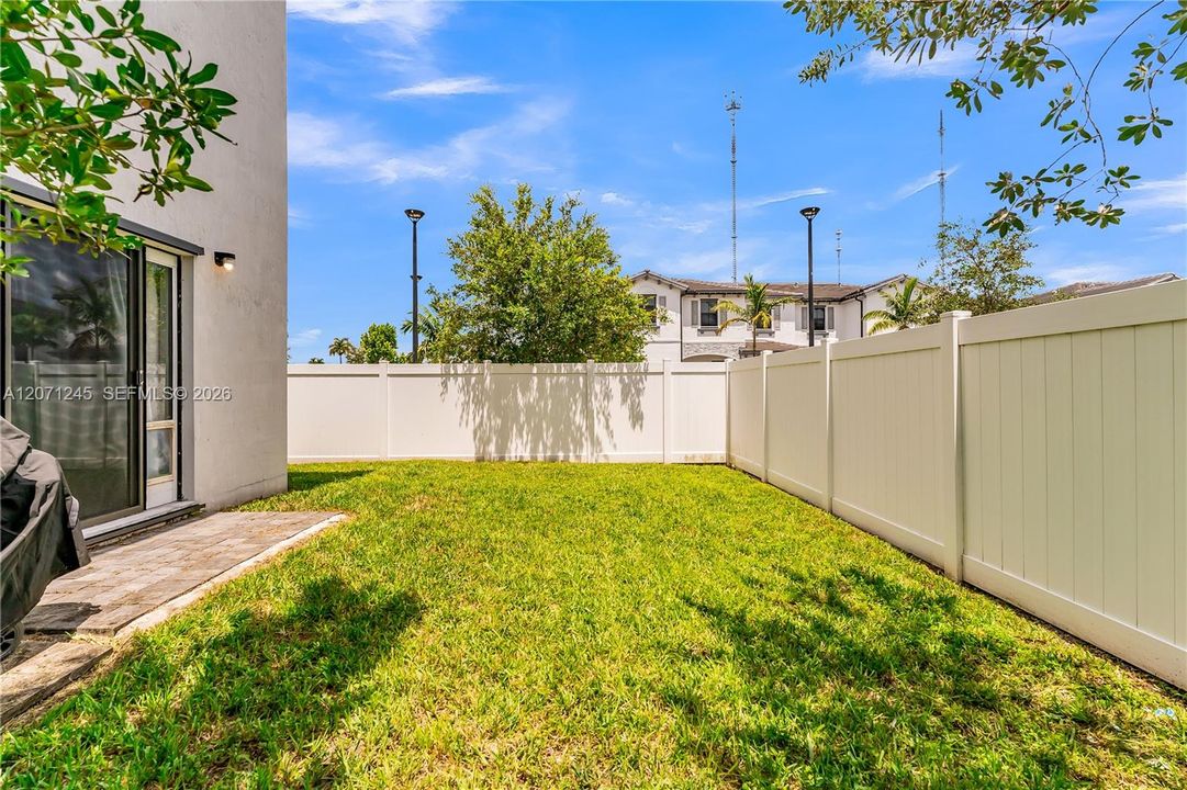 For Sale: $520,000 (3 beds, 2 baths, 1595 Square Feet)