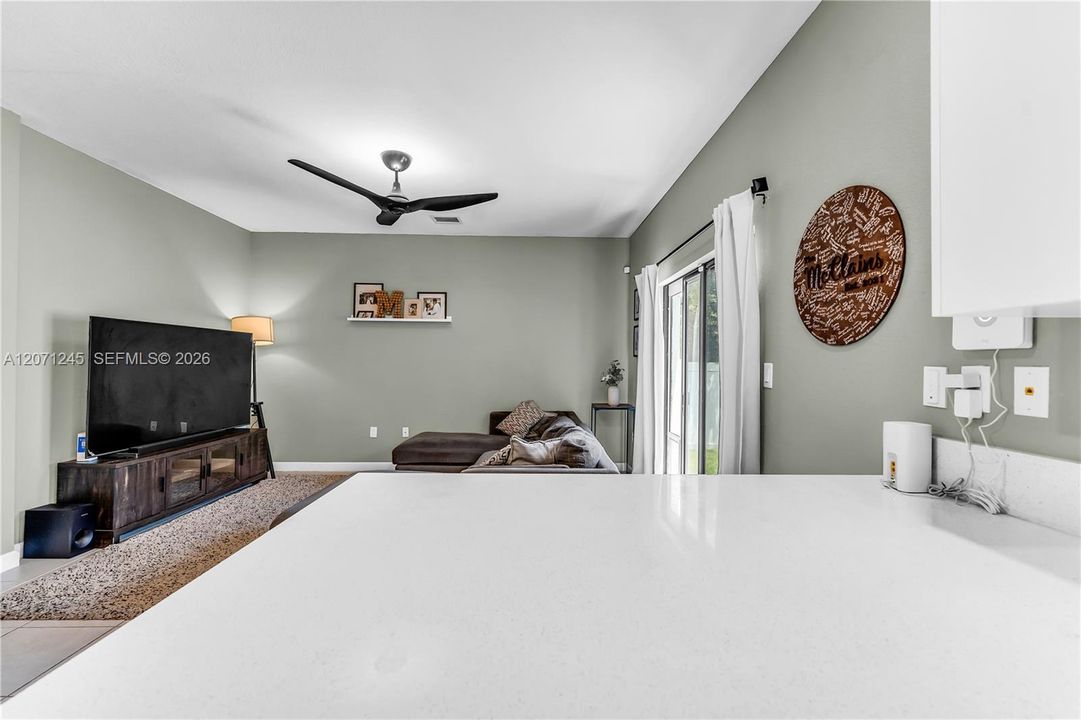 For Sale: $520,000 (3 beds, 2 baths, 1595 Square Feet)
