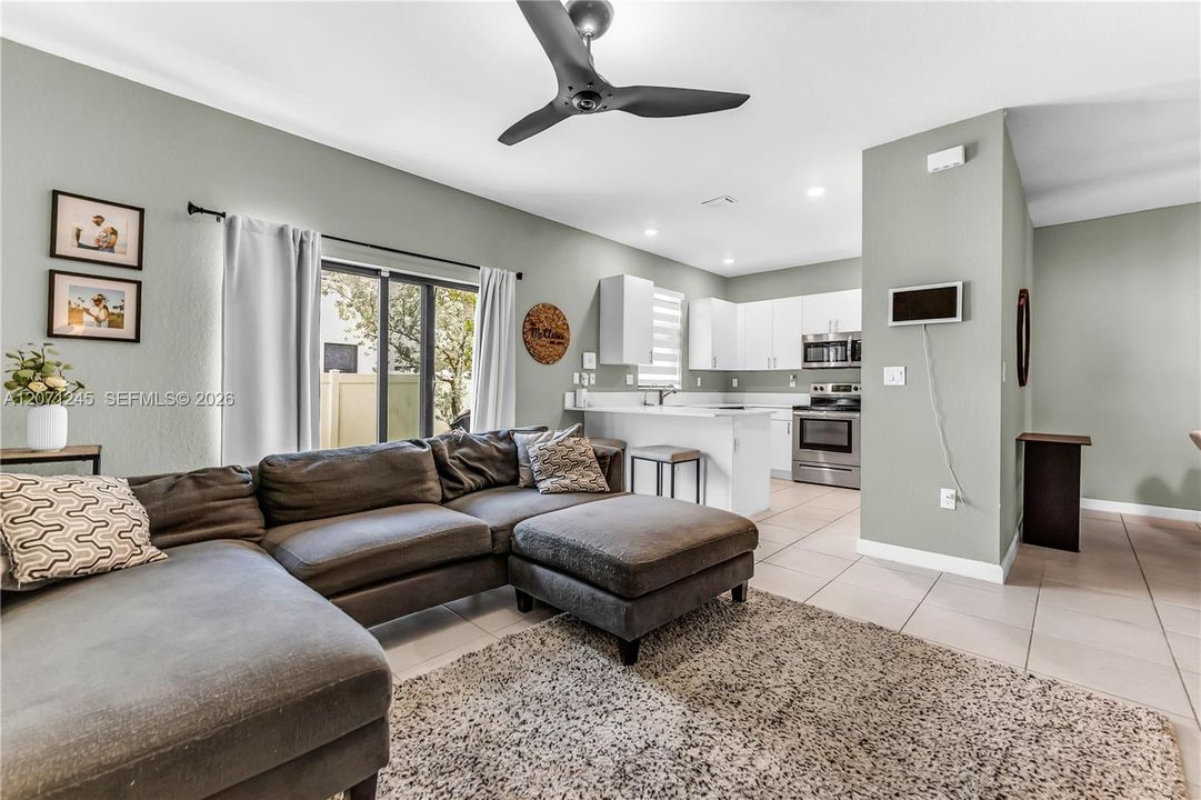 For Sale: $520,000 (3 beds, 2 baths, 1595 Square Feet)