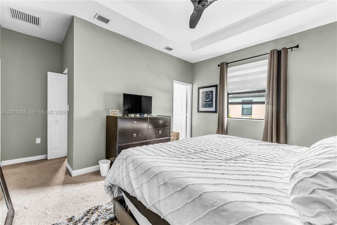 For Sale: $520,000 (3 beds, 2 baths, 1595 Square Feet)