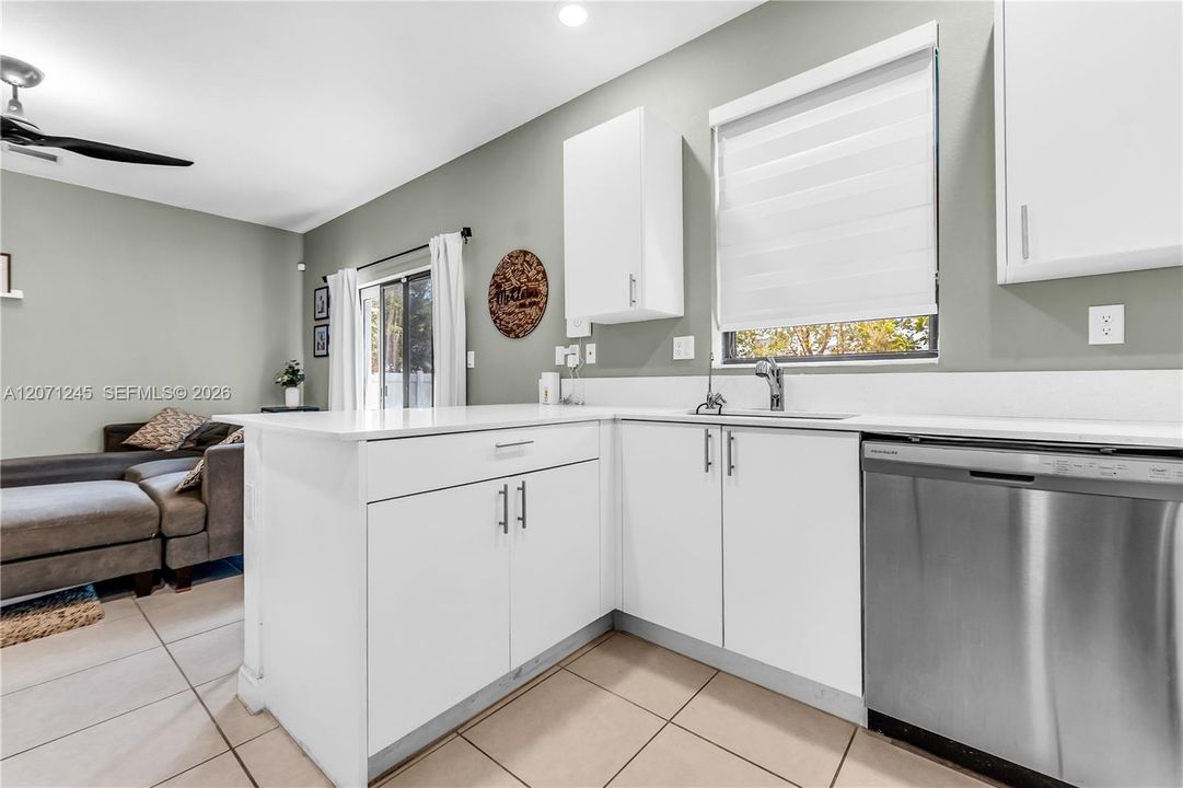 For Sale: $520,000 (3 beds, 2 baths, 1595 Square Feet)