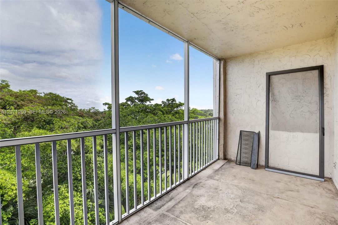 For Rent: $2,500 (2 beds, 2 baths, 1015 Square Feet)