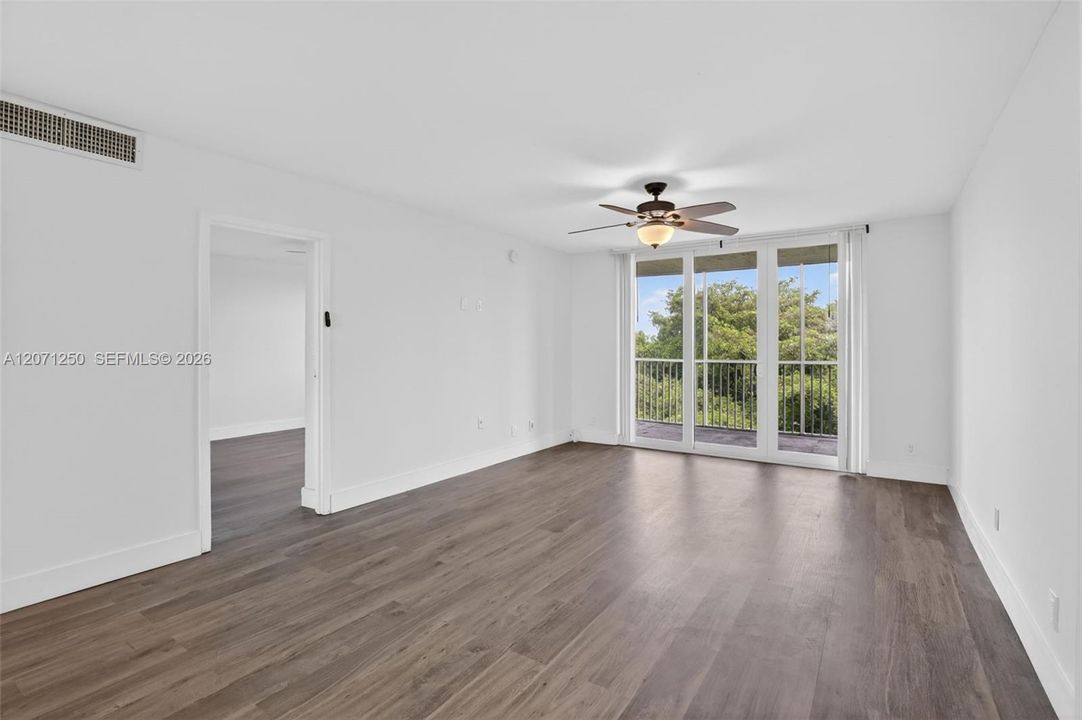 For Rent: $2,500 (2 beds, 2 baths, 1015 Square Feet)