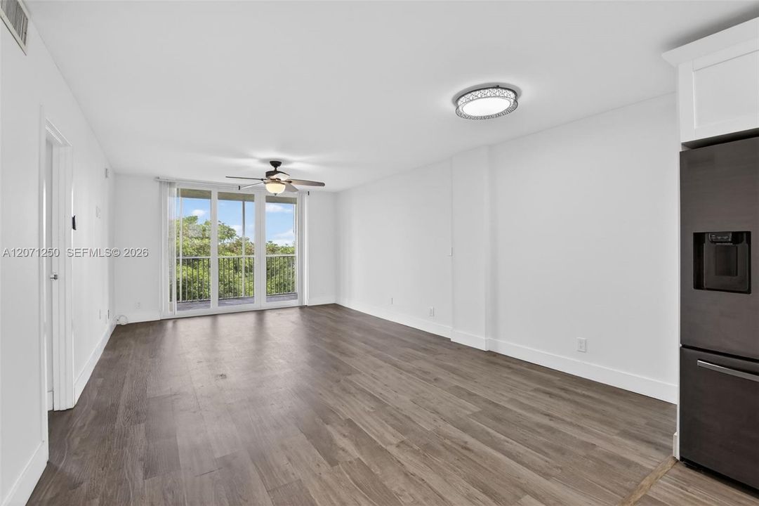 For Rent: $2,500 (2 beds, 2 baths, 1015 Square Feet)