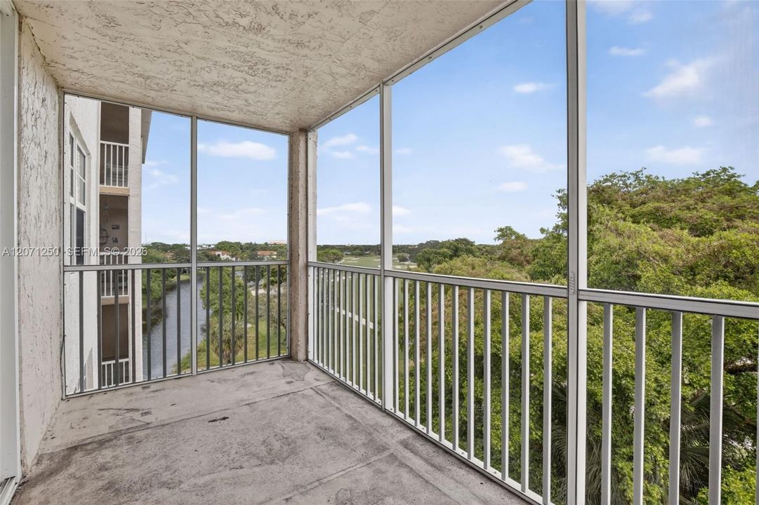 For Rent: $2,500 (2 beds, 2 baths, 1015 Square Feet)