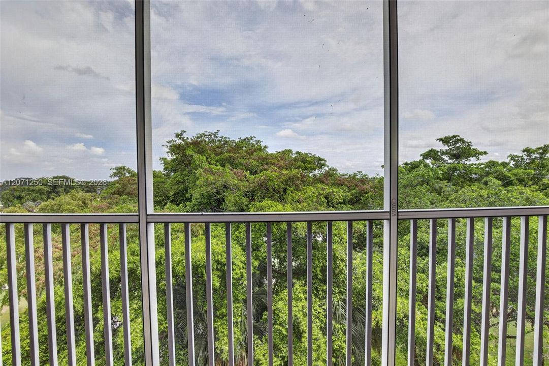 For Rent: $2,500 (2 beds, 2 baths, 1015 Square Feet)