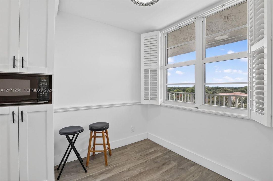 For Rent: $2,500 (2 beds, 2 baths, 1015 Square Feet)